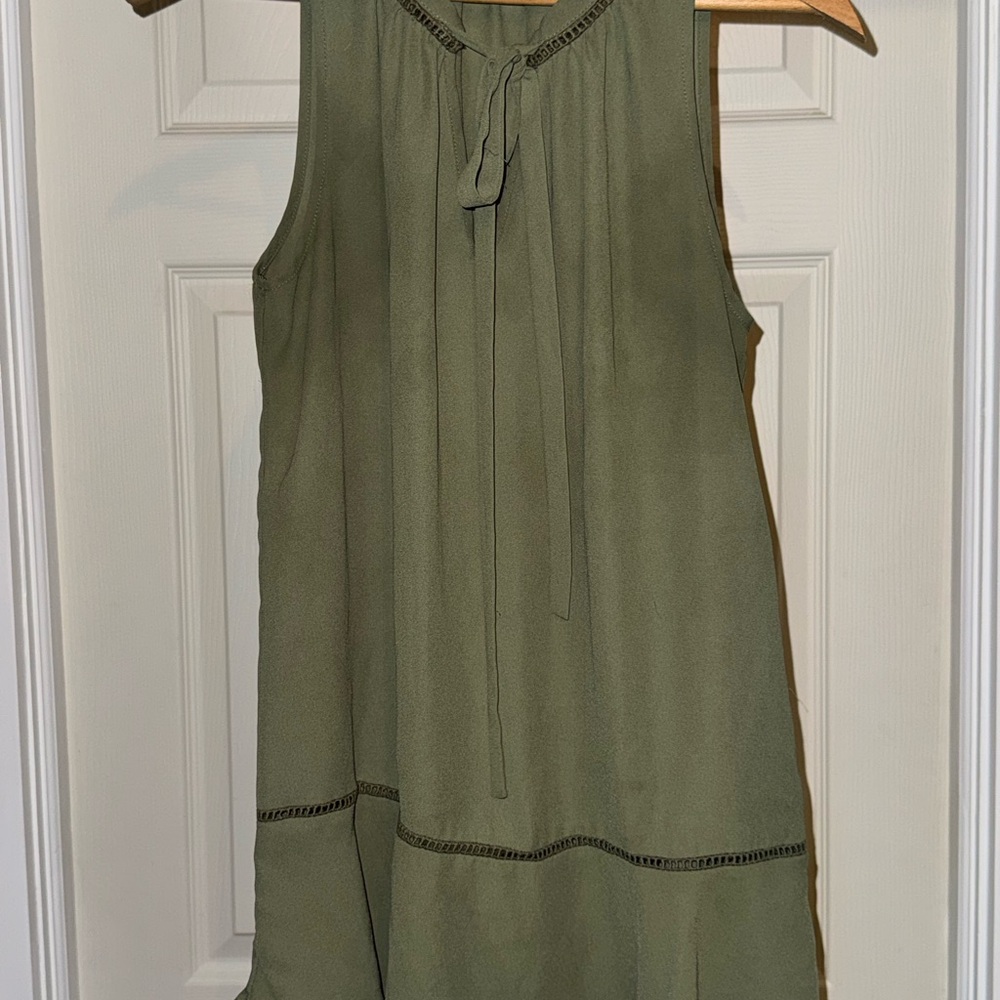 6/$15 Massimo Olive Green Tie-Neck Blouse